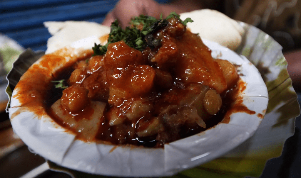 2. Lotan Chole kulche Wala - Best street food in chandni chowk