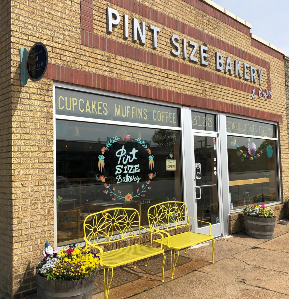 Pint Size Bakery and Coffee - best cake bakery in St Louis at reasonable price 