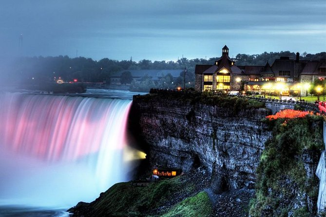 Niagara Falls - Honeymoon Capital in Canada for Couples