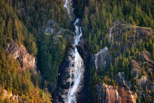 Shannon Falls Provincial Park Of Canada to Visit For Young Adults